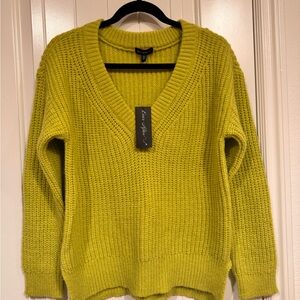 Lime V-Neck Sweater size S